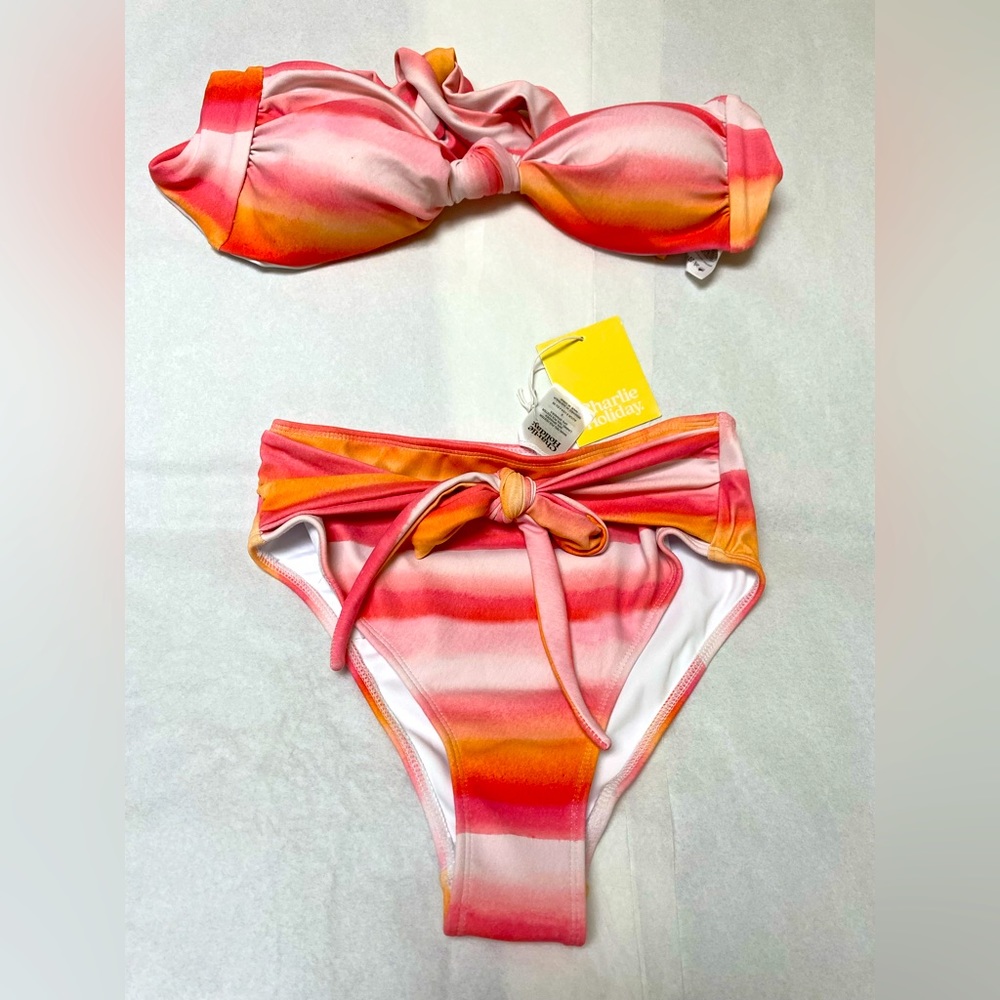 NWT:Charlie Holiday Orange Bikini
Charlie Holiday 🌻